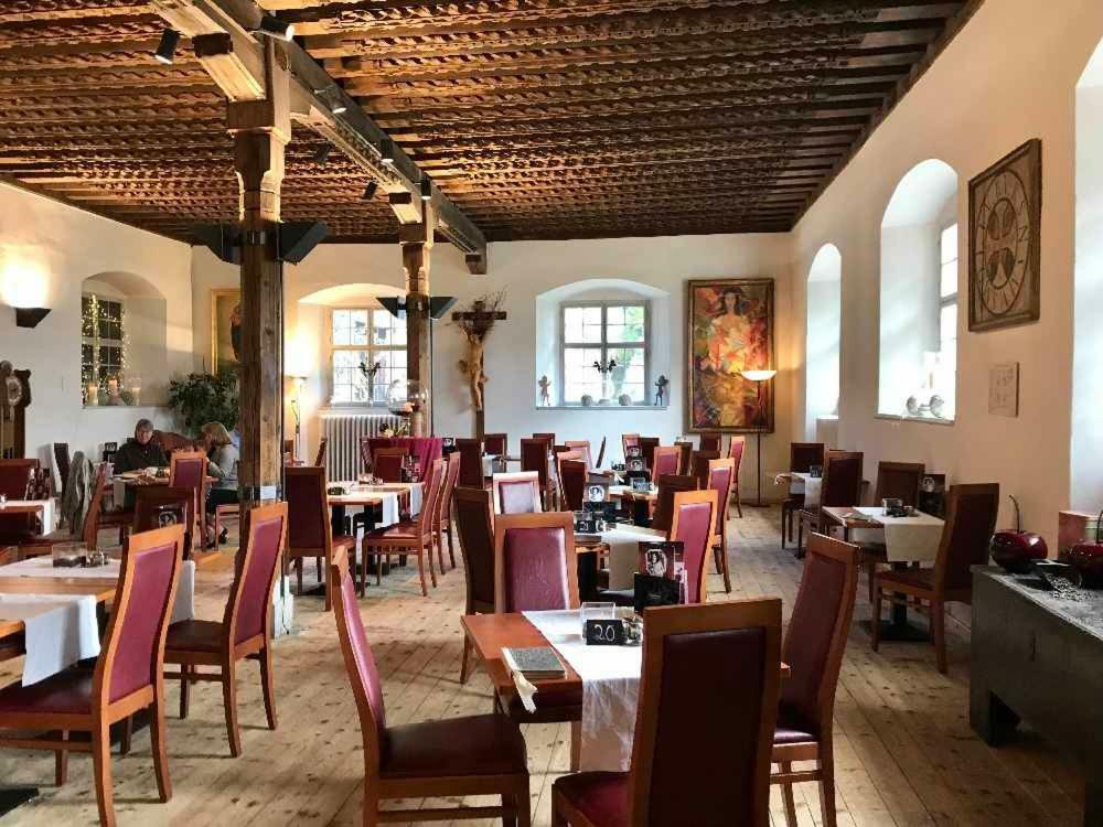 Kloster Benediktbeuern - Gaestehaus Der Salesianer Don Bosco Bagian luar foto